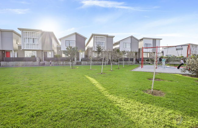 Modern 3BR Family House - Yard & Big TV - Photo 44