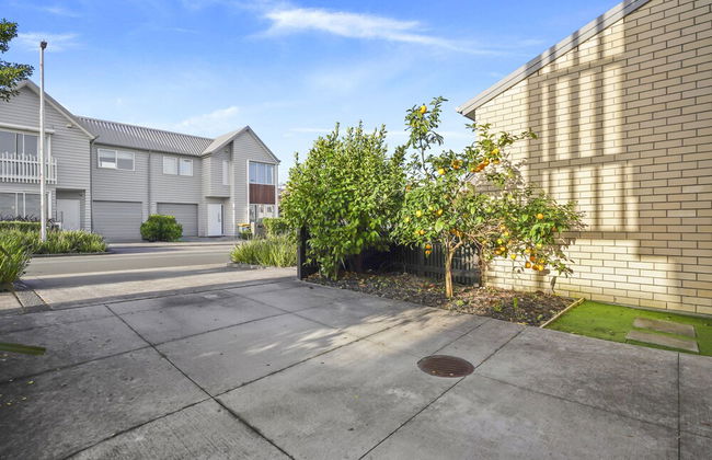 Modern 3BR Family House - Yard & Big TV - Photo 38