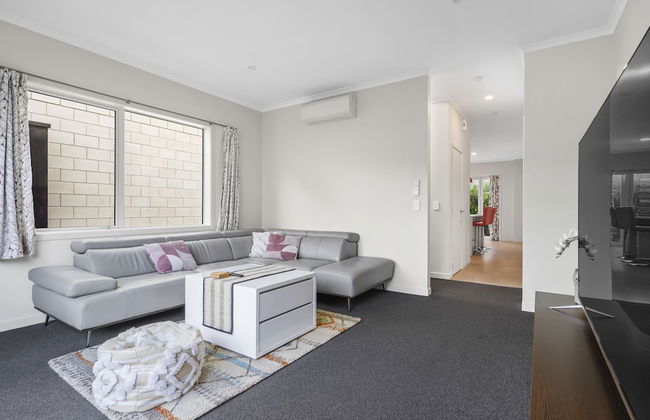Modern 3BR Family House - Yard & Big TV - Photo 20