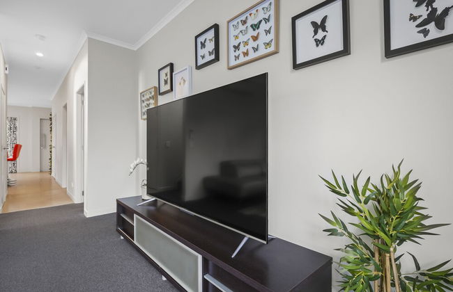 Modern 3BR Family House - Yard & Big TV - Photo 35