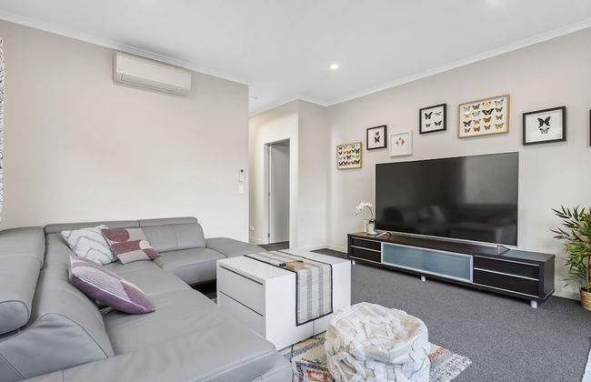 Modern 3BR Family House - Yard & Big TV - Photo 21