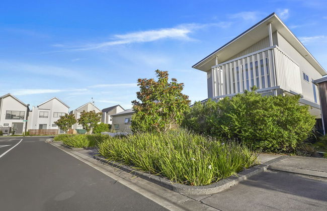 Modern 3BR Family House - Yard & Big TV - Photo 45