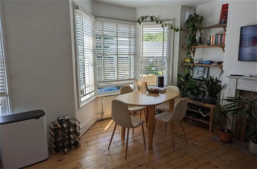 Photo 4 - Stylish 2 Bedroom Apartment in Peckham