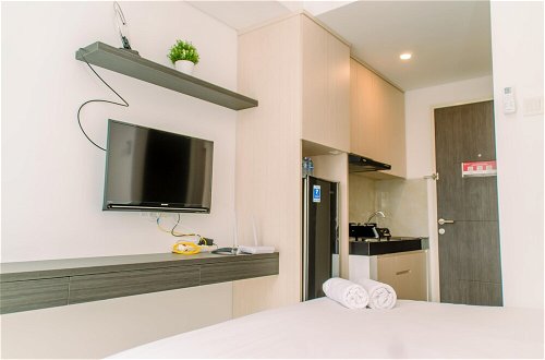 Photo 12 - Restful And Comfy Studio At Serpong Garden Apartment