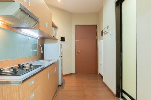 Photo 10 - Comfy 1BR at Green Central City Apartment near Glodok