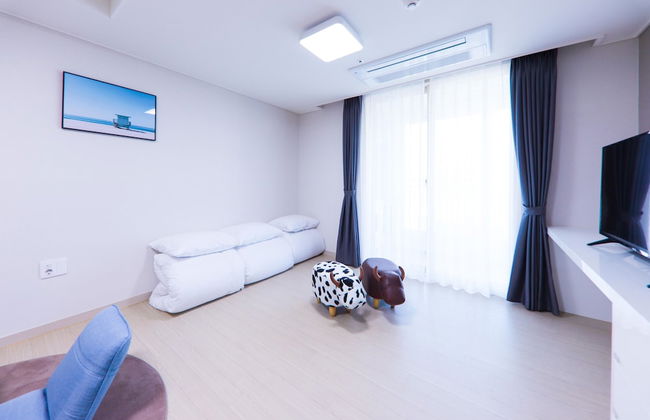 Leeinstay Hotel - Photo 13