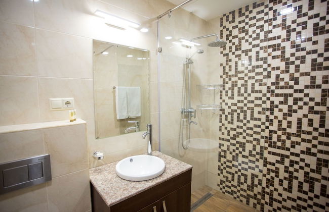 Welcome City Center Apartments - Photo 11