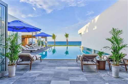 Foto 34 - Stunning Beachfront 6br Villa W Largest Pool