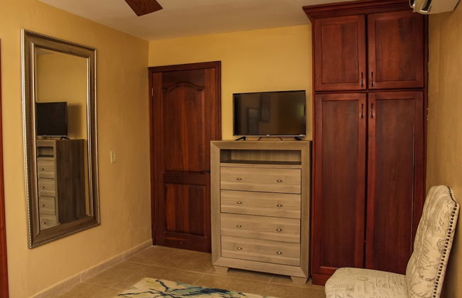 Rock Point Villas Vacations Rentals Sandy Bay, Roatan, Honduras.c.a - Photo 8