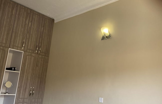 Modern Apartment in Kampala With Unlimited Wifi - Photo 5
