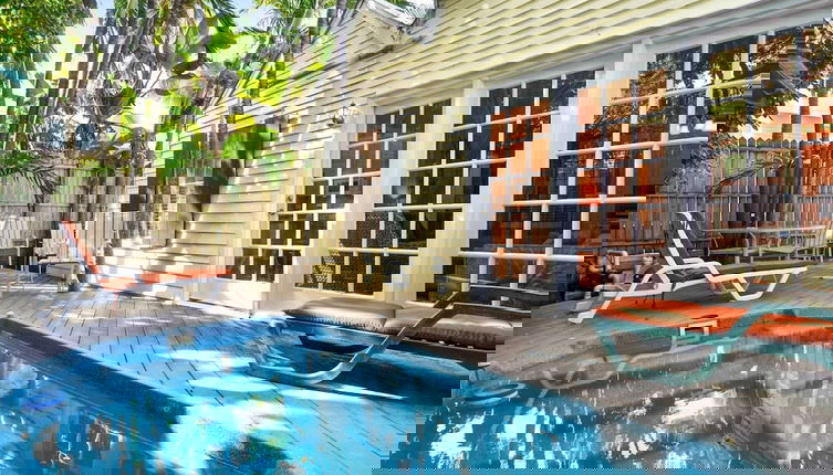 Foto 1 - Key Lime Pie by Avantstay Ideal Location w/ Splash Pool & Out Door Dining Month Long Stays Only