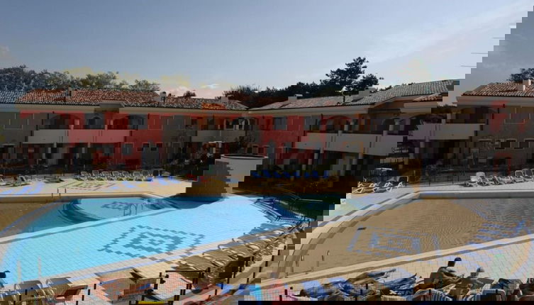 Foto 1 - Poolside Cozy Getaway