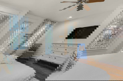 Foto 3 - Access to Watercolor Pools & Beach Club - 4-bedroom Beach Oasis - Sleeps 8