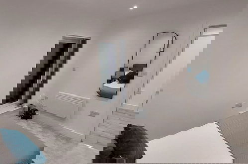 Foto 3 - Modern 2 Bedroom Apartments - Camberley