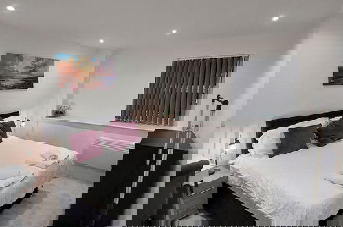 Foto 14 - Modern 2 Bedroom Apartments - Camberley
