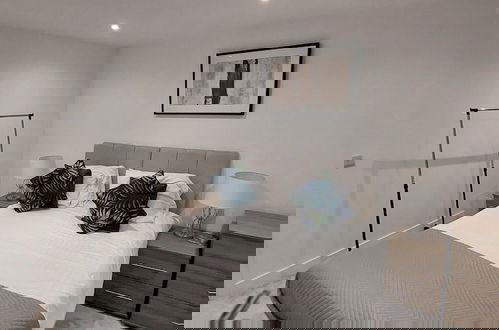 Foto 7 - Modern 2 Bedroom Apartments - Camberley