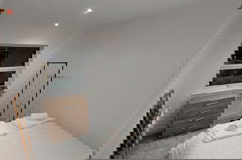 Foto 12 - Modern 2 Bedroom Apartments - Camberley