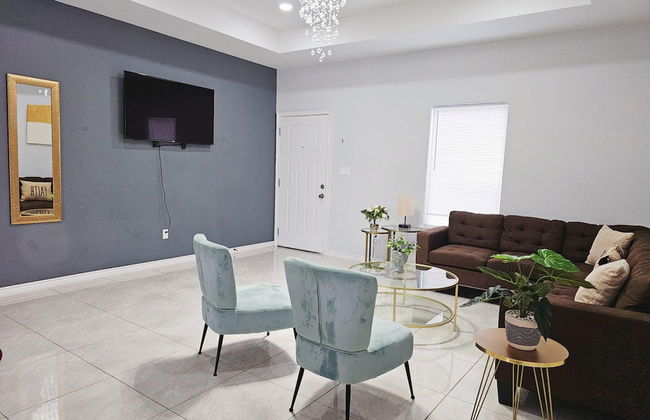 Beautiful Apartment 9 min to Mercedes Outlets - Foto 4