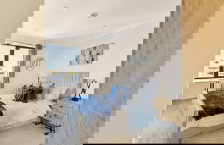 Photo 1 - Penthouse Apartment In Brentford