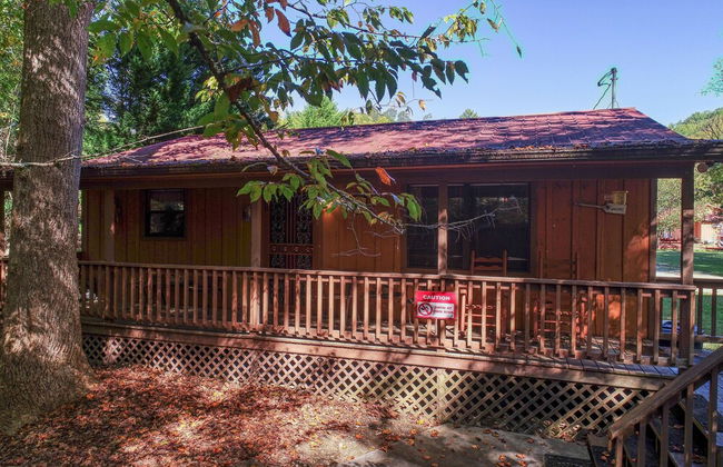 Whispering Creek - 2 Bedrooms, 1 Baths, Sleeps 6 Cabin by RedAwning - Foto 27