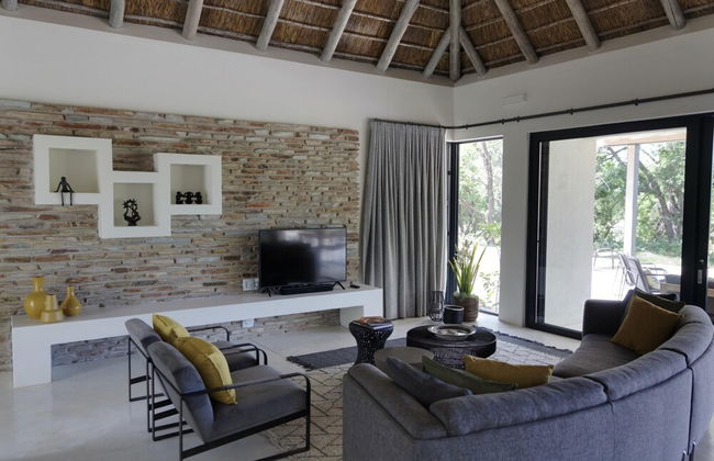 Discover the Attraction of Villa Umoja - Foto 15
