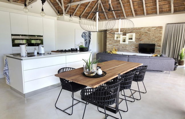 Discover the Attraction of Villa Umoja - Foto 23