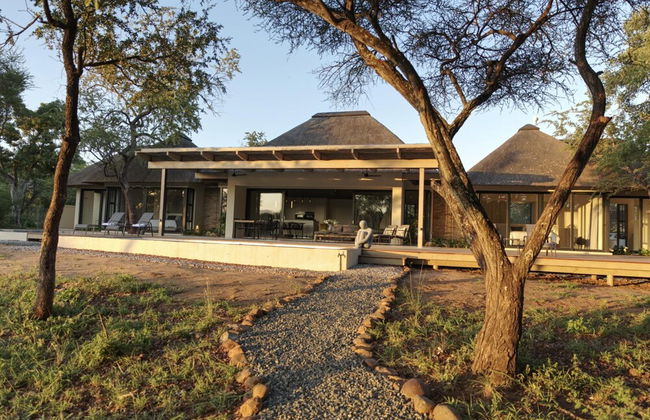 Discover the Attraction of Villa Umoja - Foto 25