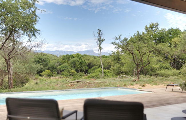 Discover the Attraction of Villa Umoja - Foto 1