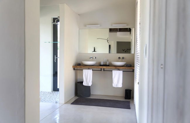 Discover the Attraction of Villa Umoja - Foto 9