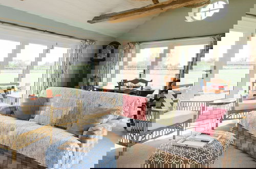 Foto 9 - Impressive Country Estate Sleeps 17