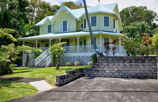 Grand Melemele 3 Bedroom Home by RedAwning - Photo 41