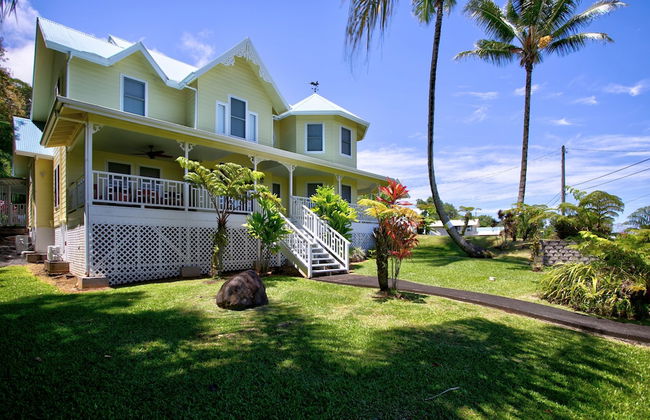 Grand Melemele 3 Bedroom Home by RedAwning - Photo 42