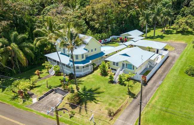 Grand Melemele 3 Bedroom Home by RedAwning - Photo 44