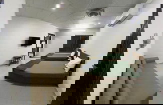 Photo 2 - Faizi Apartments