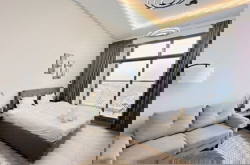 Foto 20 - Upscale Studio Apartment Burj View with Balcony Free Parking by Belvilla