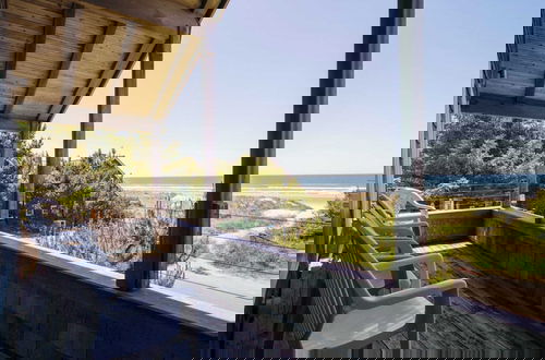 Photo 16 - Chapman Cove by Avantstay Gorgeous Beach Bungalow w/ Sauna