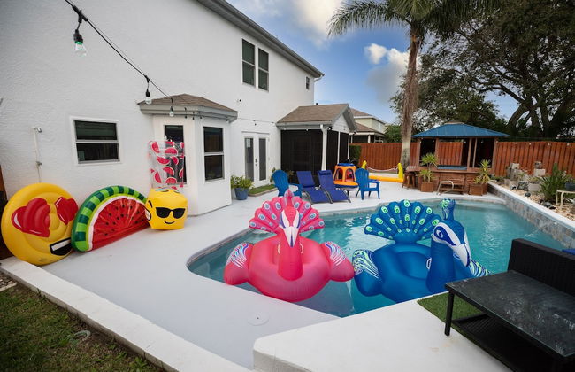 Urban Oasis W/hot Tub, Heated Pool And Private Movie Theater 2 Bedroom Home by RedAwning - Foto 58