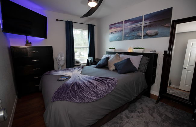 Urban Oasis W/hot Tub, Heated Pool And Private Movie Theater 2 Bedroom Home by RedAwning - Foto 10