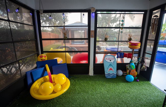 Urban Oasis W/hot Tub, Heated Pool And Private Movie Theater 2 Bedroom Home by RedAwning - Foto 61