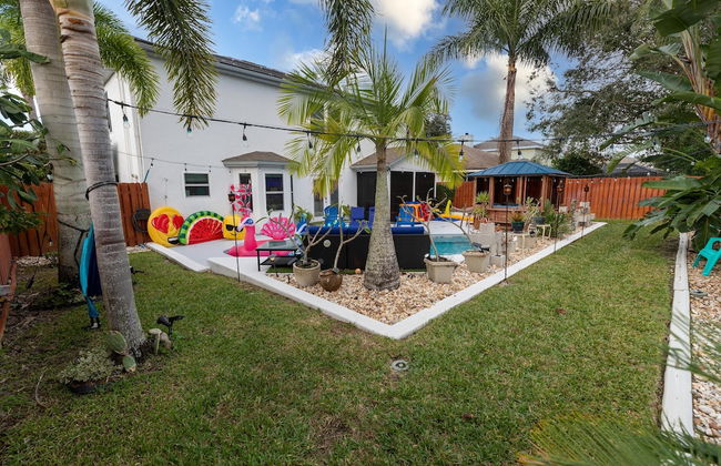Urban Oasis W/hot Tub, Heated Pool And Private Movie Theater 2 Bedroom Home by RedAwning - Foto 59