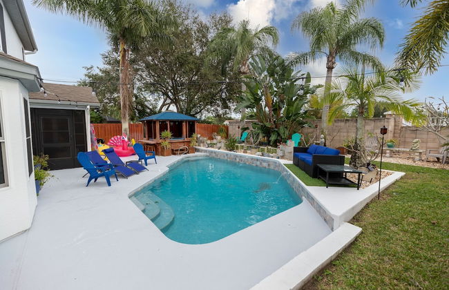 Urban Oasis W/hot Tub, Heated Pool And Private Movie Theater 2 Bedroom Home by RedAwning - Foto 43
