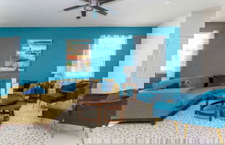 Foto 3 - New Fun Family Getaway - Super Cute Home