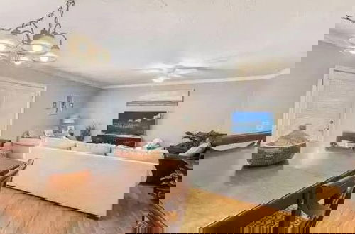 Foto 9 - Lovely 3 Bedroom First Floor Condo on Golf Course