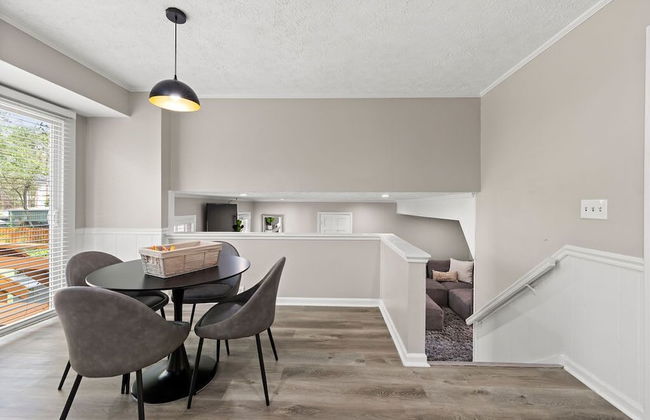 Beautiful Newly-renovated Home in Indian Hills - Photo 9