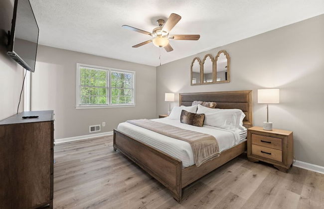 Beautiful Newly-renovated Home in Indian Hills - Photo 3