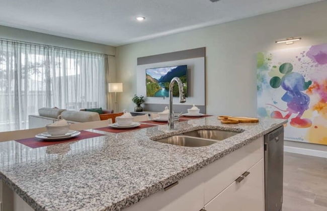 Affordable Luxury Home for 8 Guests Close to Parks - Foto 8