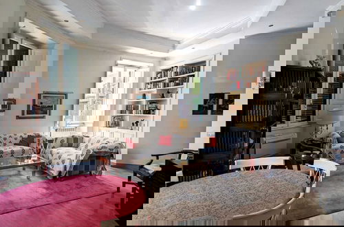 Foto 10 - Beautiful 2-bed Apartment in Roma