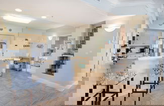 Foto 2 - Wondrous Oceanfront Condo with Free Poolside WiFi - Unit 1105 by RedAwning