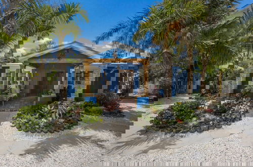 Foto 46 - The Shady Mermaid 2 Bedroom Home by RedAwning