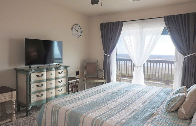 Superb Home With Private Walkover Unobstructed Views - Foto 30